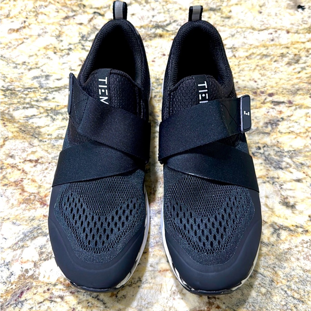 Tiem black geometric cycling shoes with clips size 9